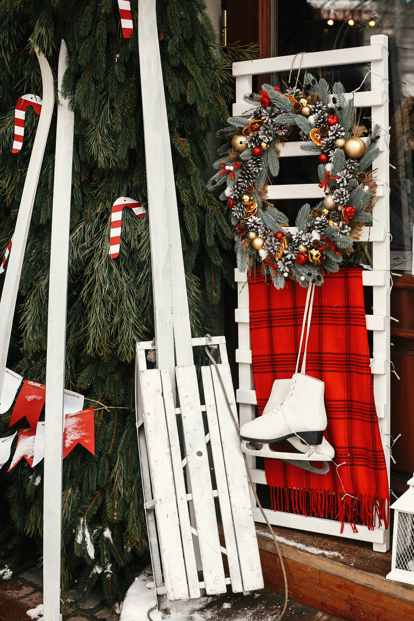 5 Festive Ways To Decorate Your Doorstep To Ring In The Holiday Season